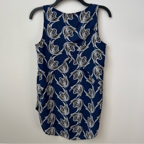 Derek Lam 10 Crosby 100% Silk Blue Floral V-Neck Sleeveless Blouse Side Slit 2 - Picture 5 of 8